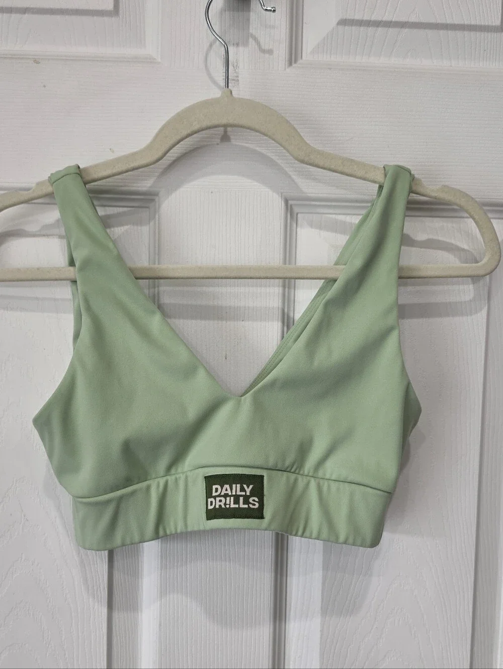 Daily Drills V-Neck Bra Size Small Mint Green